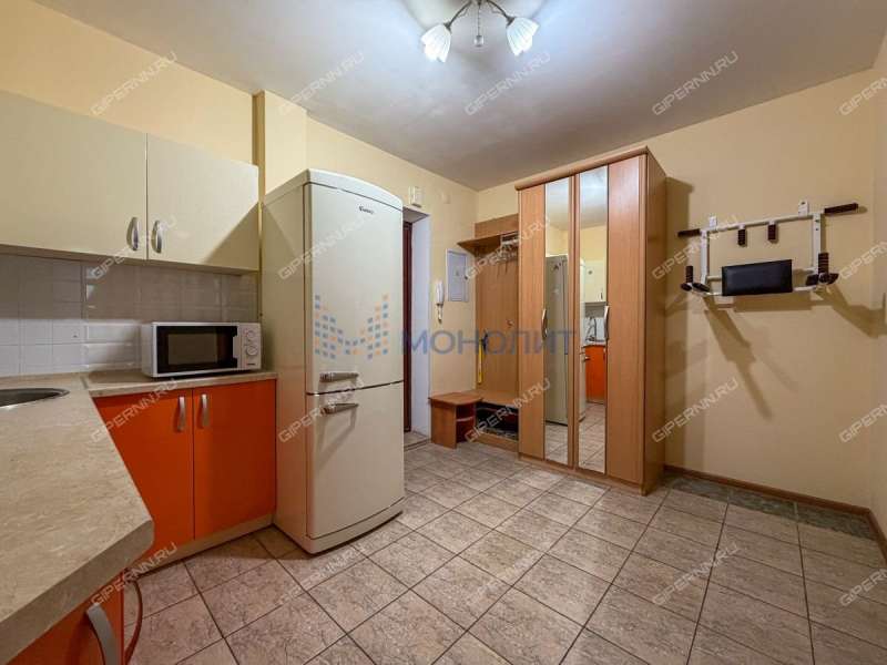 двухкомнатная квартира на улице Александра Хохлова дом 1