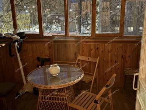 4-komnatnaya-ul-vatutina-d-2 фото