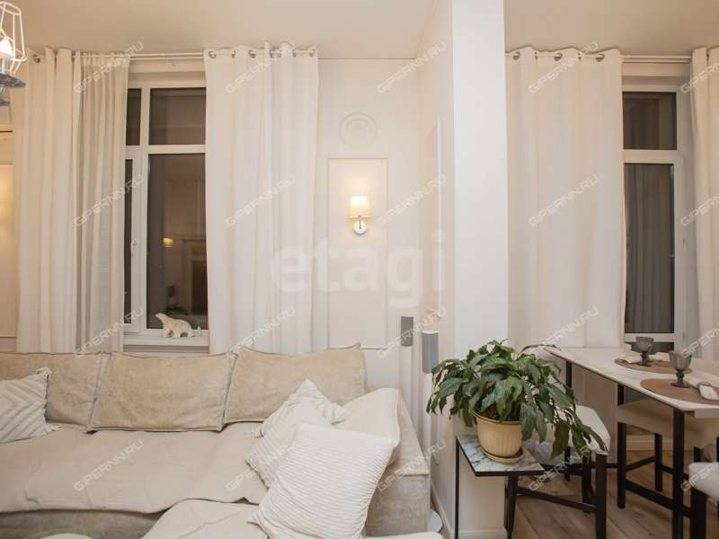 трёхкомнатная квартира на улице Июльских Дней дом 1 к2