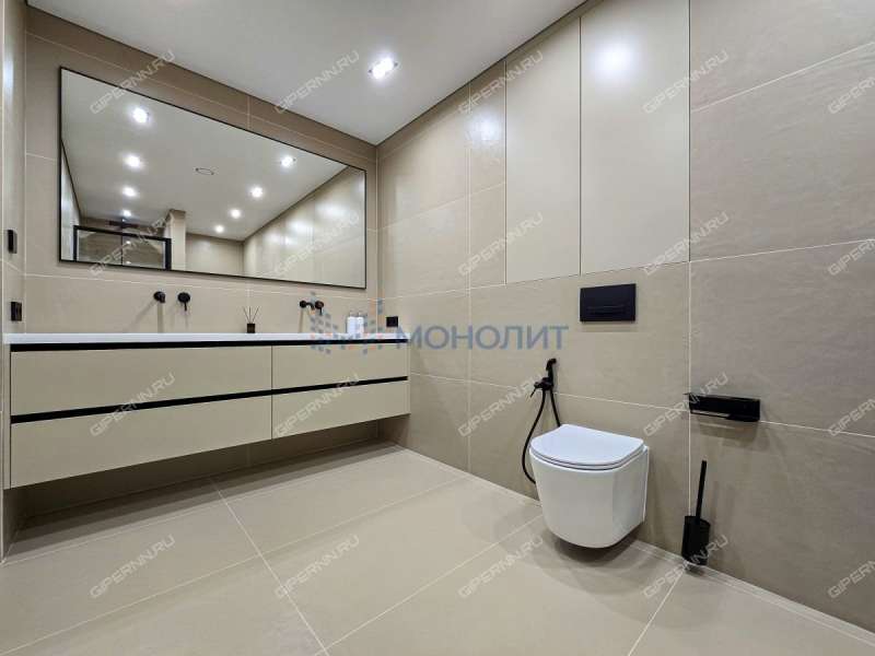 трёхкомнатная квартира на Лысогорской улице дом 89 к1