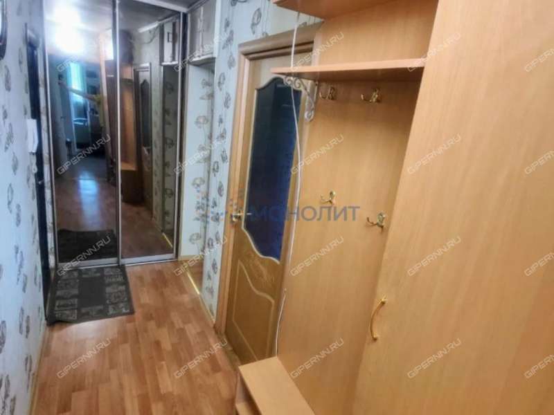трёхкомнатная квартира на улице Героя Попова дом 37