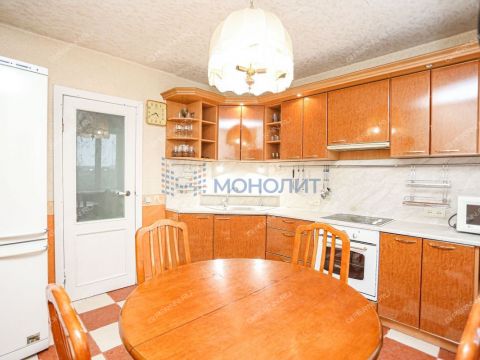 3-komnatnaya-ul-vyatskaya-d-3 фото